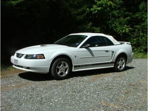 2002 Ford Mustang V6 Convertible in Oxford White