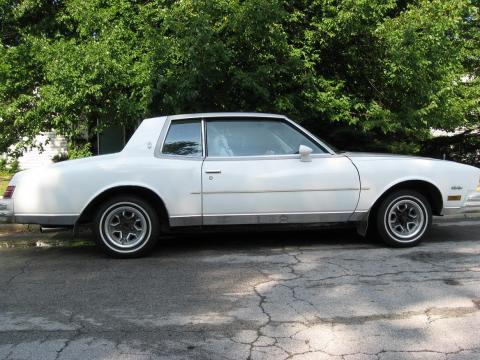 1978 Chevrolet Monte Carlo Landau in 2 Tone Pearl White/Grey