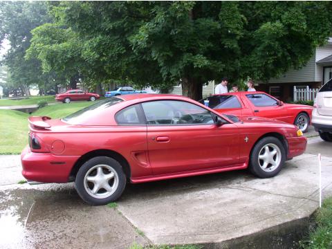 1996 Ford Mustang V6 Coupe in Dark Red