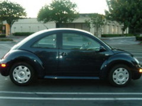 2001 Volkswagen New Beetle GL Coupe in Blue