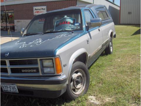 1989 Dodge Dakota Pickup in Blue