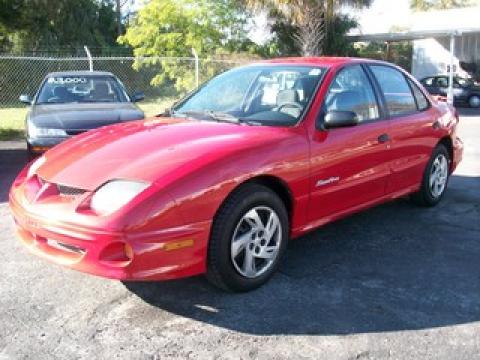 2001 Pontiac Sunfire SE Sedan in Bright Red