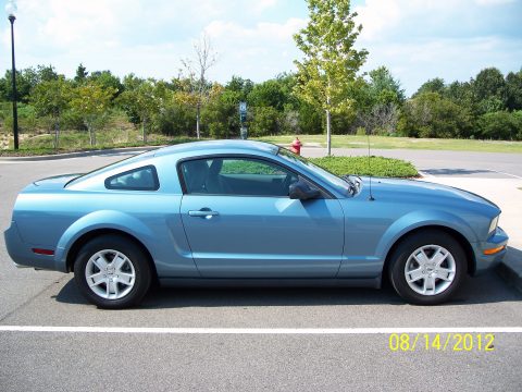 2006 Ford Mustang V6 Deluxe Coupe in Windveil Blue Metallic