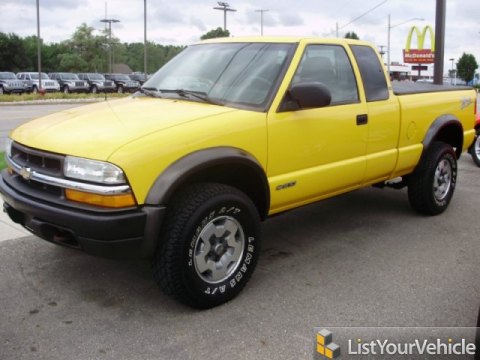 2002 Chevrolet S10 ZR2 Extended Cab 4x4 in Flame Yellow