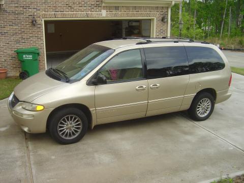 1999 Chrysler Town & Country LX in Champagne Pearl