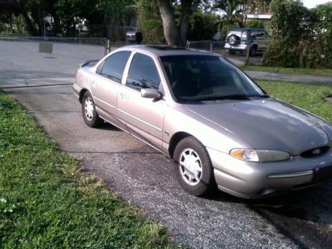 1995 Ford Contour LX in Champagne Metallic